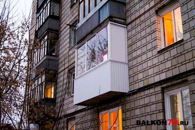 Остекление балконов под ключ в Томске и Северске. Наружная отделка балконов. Низкие цены на балконы.