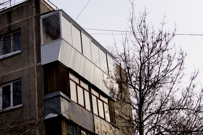 Остекление балкона алюминиевым профилем с выдвижением